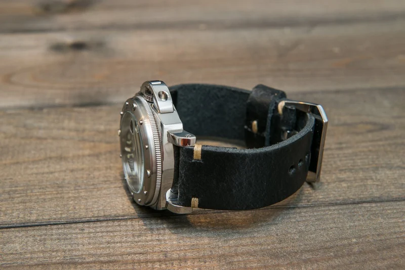 Italian leather watch strap 4 mm thick, handmade in Finland - 16mm, 17 mm, 18mm, 19 mm, 20mm, 21mm, 22mm, 23 mm, 24mm, 25 mm, 26 mm.