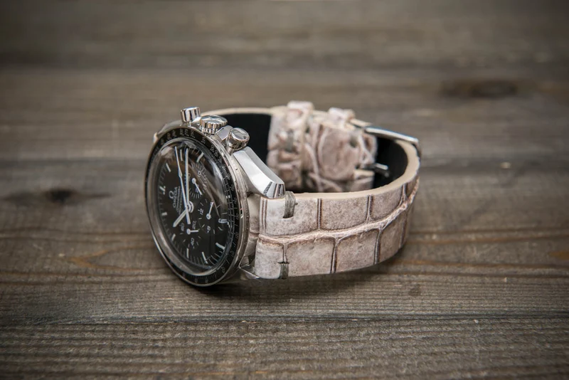 Himalayan Platinum Alligator Watch Strap – Handcrafted Luxury for Connoisseurs