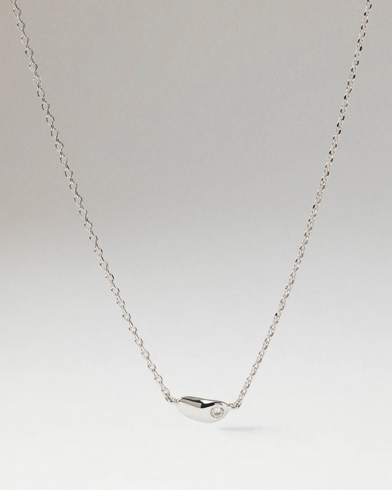 Delta necklace