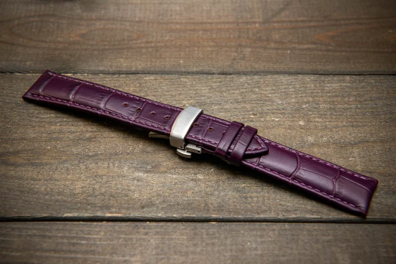 Leather watch strap, band made of calf leather with croc grain pattern 18-24 mm. Deployment clasp.