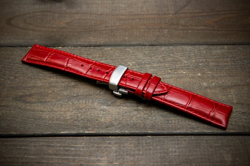 Leather watch strap, band made of calf leather with croc grain pattern 18-24 mm. Deployment clasp.