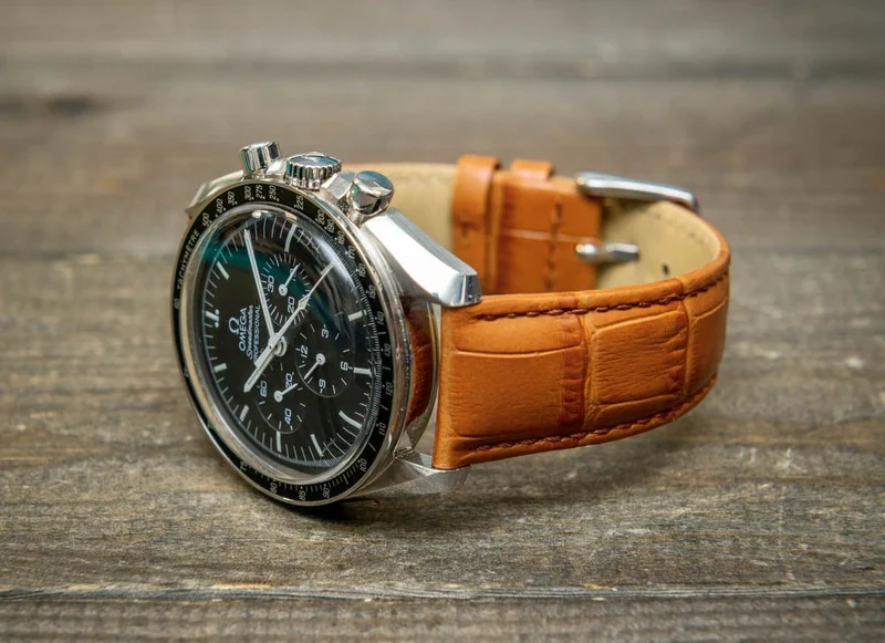 Leather watch strap, band made of calf leather with croc grain pattern 18-24 mm