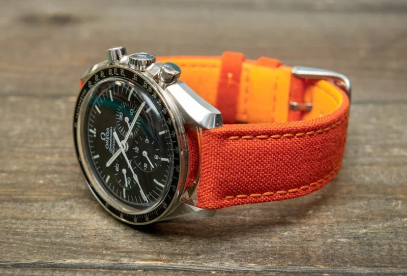 Sailcloth, Cordura military grade watch strap, Quick-release spring bars are installed, lined with Lorica eco-leather by FinWacthStraps®
