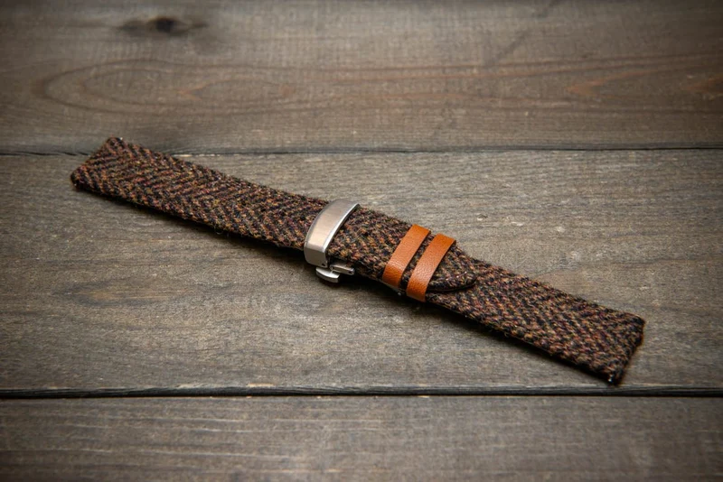 Tweed watch strap, Watch band made of HARRIS TWEED®."Cairn Brown". With a deployment clasp.