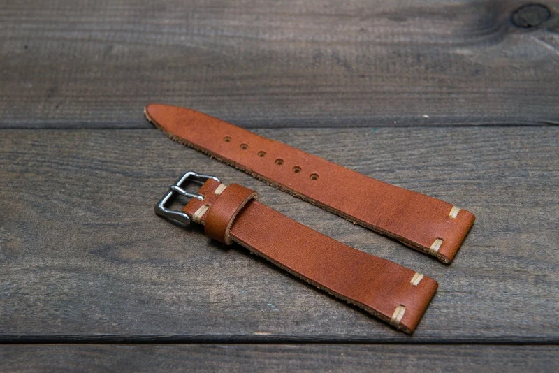 Derby English Tan, handmade in Finland. Tapered size: 26/22mm, 25/22mm, 24/20mm, 24/22 mm, 23/20 mm, 22/18 mm, 21/18 mm, 20/16 mm, 220x18 mm, 19x16mm, 18 x16 mm, 17x16 mm.