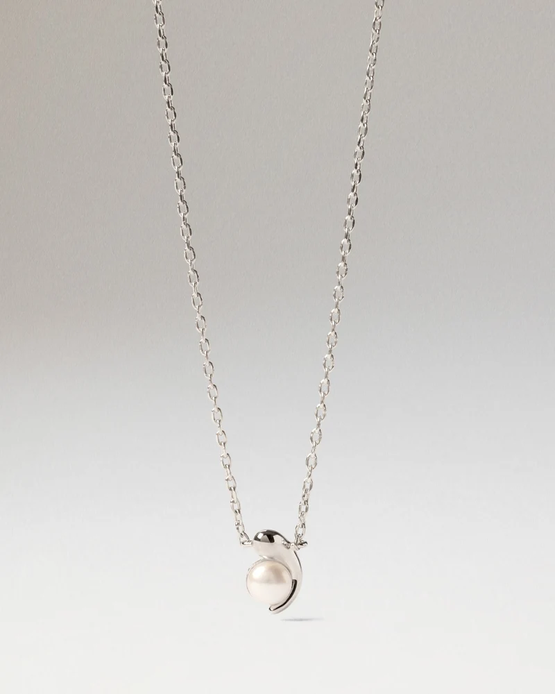 La perla solitary necklace