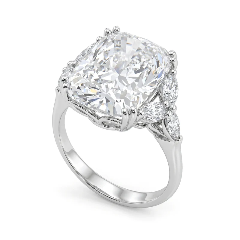 X-Diamond an 18kt lab g.d.tot. ct 8,48, cen. cushion ct 8,34 e sei marquise laterali disposte a trifoglio ct 0,14 XXDAPU134O4CSBI848