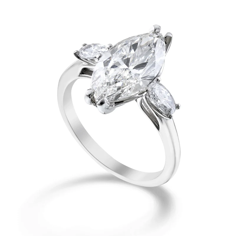X-Diamond an 18kt lab g.d.tot. ct.3,46, cen marquise 3,06ct e ovali laterali 5x3 0,40ct XXDAPU123O4MQBI346