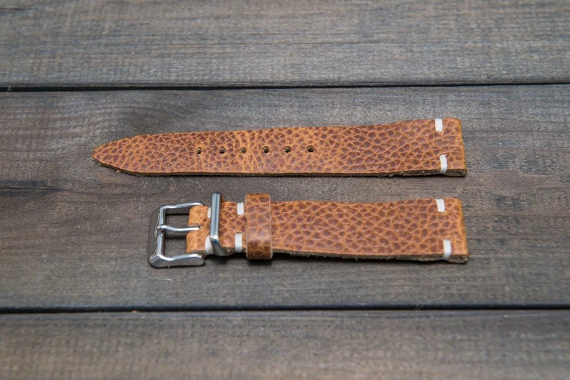 Buckaroo Tan leather watch band, handmade in Finland. Tapered size: 26/22mm, 25/22 mm, 24/20mm, 23/20 mm, 22/18 mm, 21/18 mm, 20/16 mm, 19/16 mm