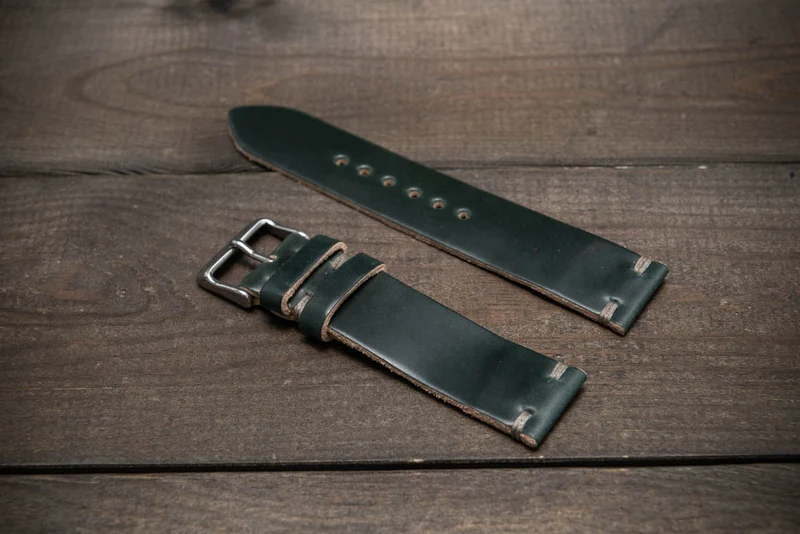 Shell Cordovan Emeranld green watch strap, handmade in Finland - 10-26 mm.