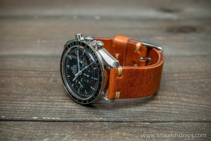 Leather Watch Strap, Italian Vachetta watch band. Handmade in Finland, 16,17,18,19,20,21,22,23,24,25,26 mm.