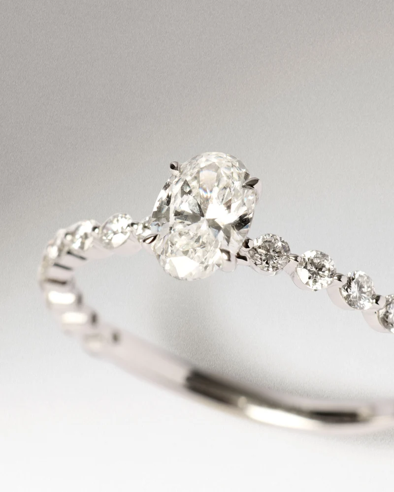 Diamonds and white gold Trace solitary ring
