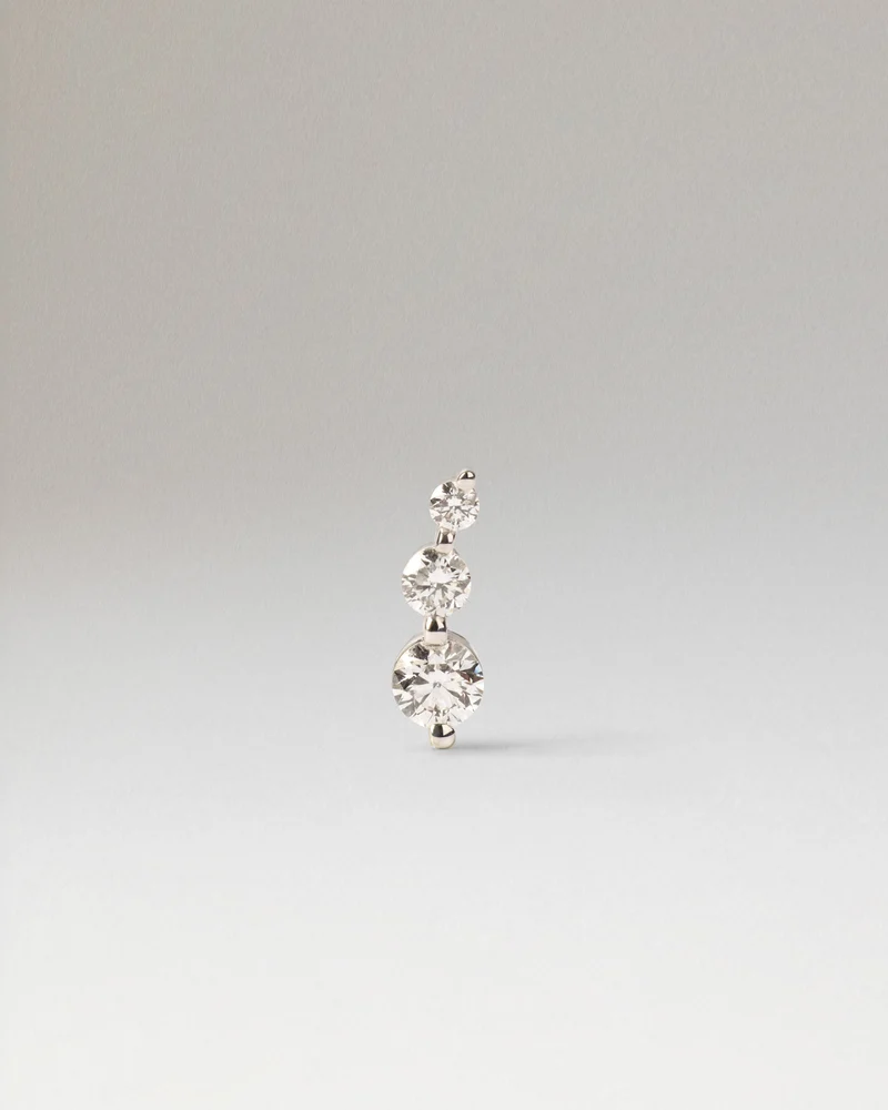 Diamonds and white gold Eve ear piercing