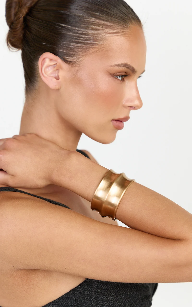Tayla Bangle - Textured Bangle in Gold