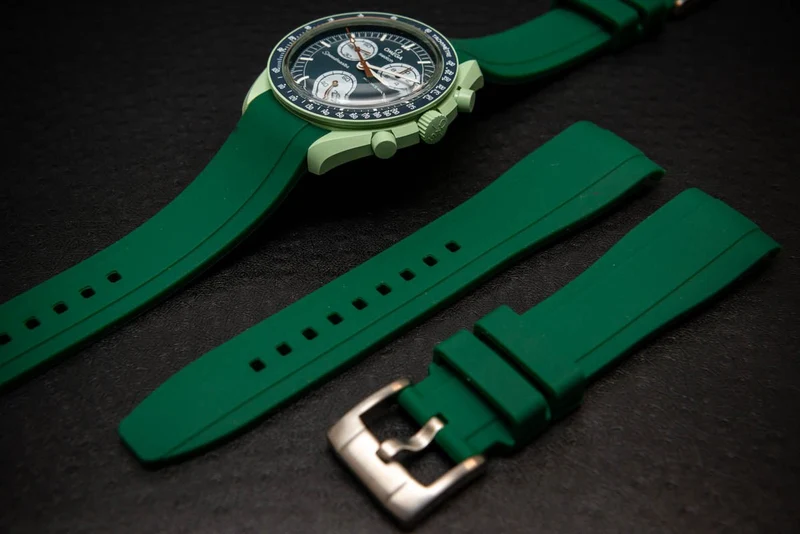 Waterproof watch strap, fluororubber (FKM) watch band, premium quality, for sports, width: 20, 21, 22 mm.