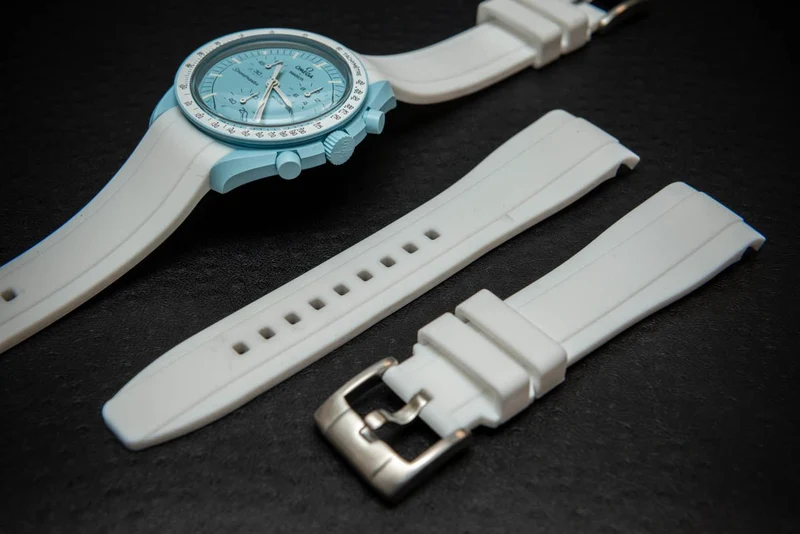 Waterproof watch strap, fluororubber (FKM) watch band, premium quality, for sports, width: 20, 21, 22 mm.