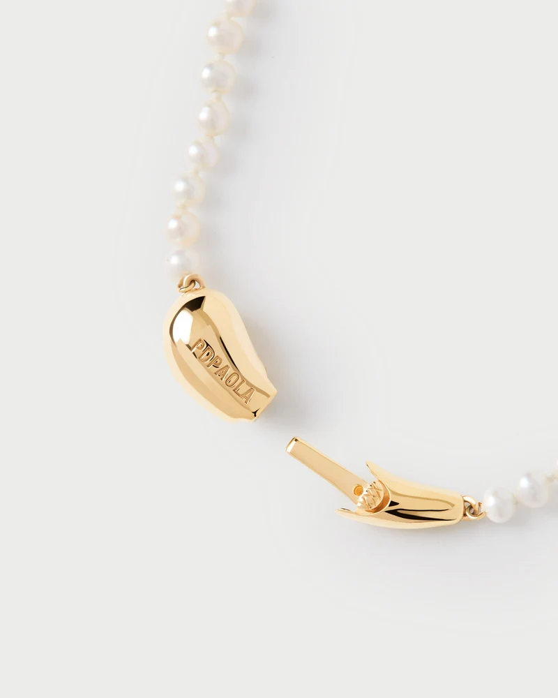 La perla essential necklace