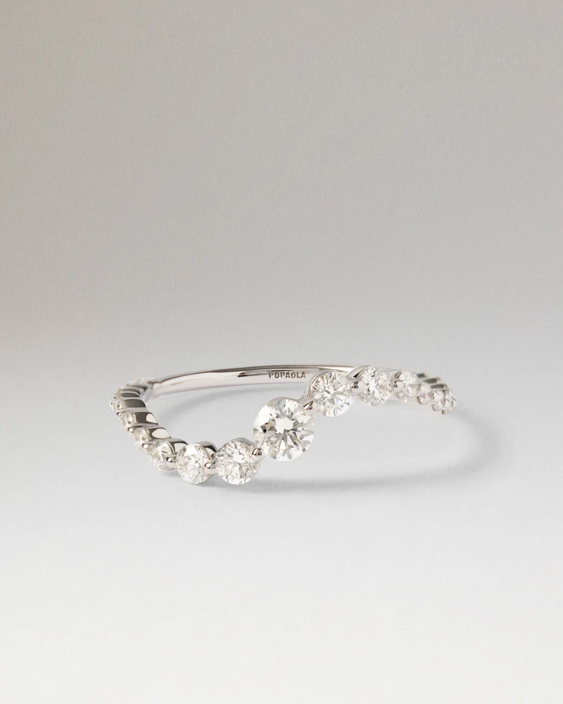 Diamonds and white gold Venus ring