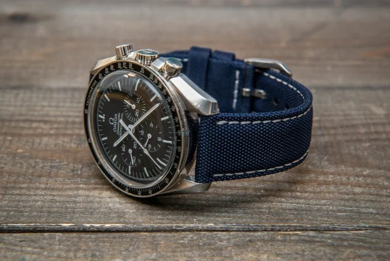 Sailcloth waterproof watch strap.
