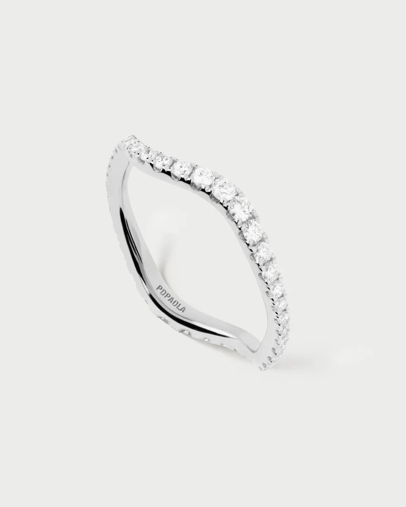 Diamonds and white gold Flow ring