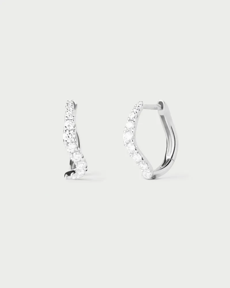 Diamonds and white gold Flow hoops