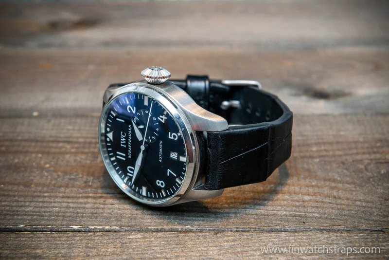 Alligator watch strap for IWC Big Pilot, handmade in Finland, fits watch lugs 19-24 mm.