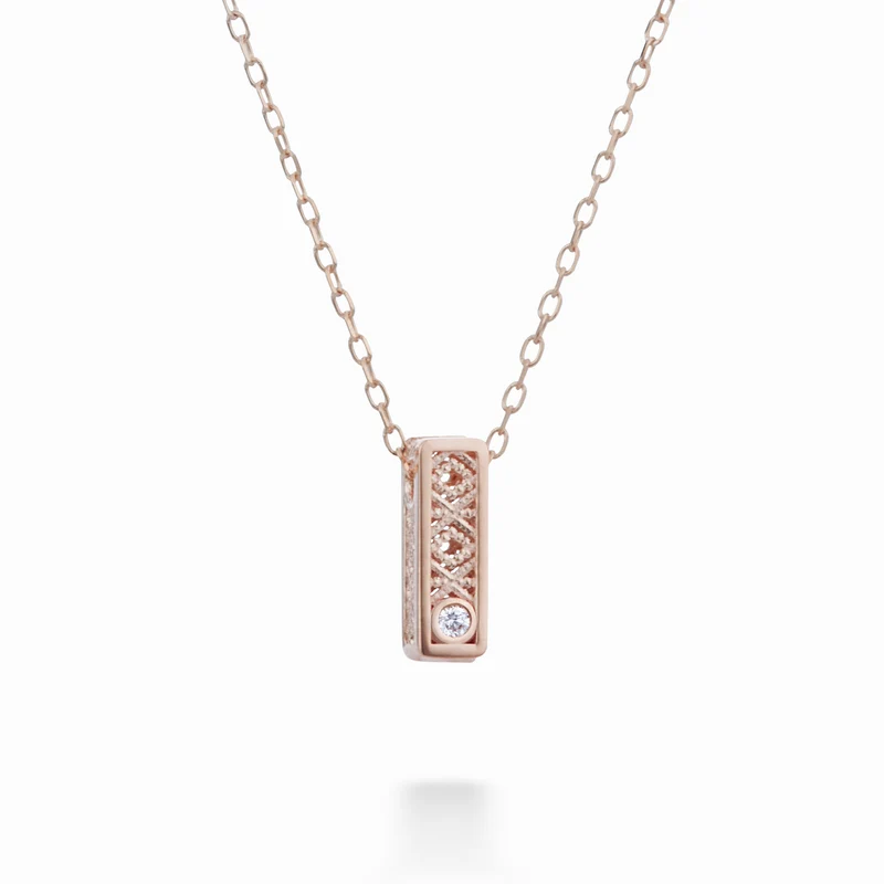 Nihama cl 18k lettera i oro rosè diam. ct.0,01 NDLETIO3