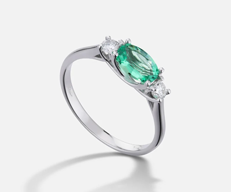 Nihama an 18k smeraldo n. ovale 7x5 ct. 0,69 diam ct. 0,16 NA5113O4SMN069
