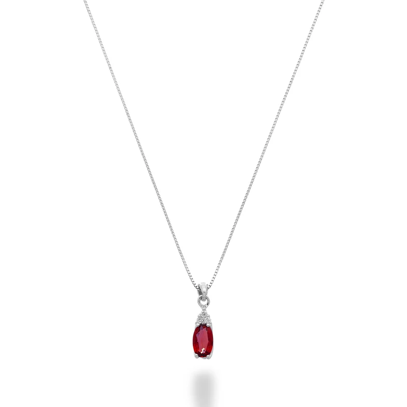 Mikiko cl 18k rubino n. ovale 5x3 con tre diamantini MD5187O4RBN028