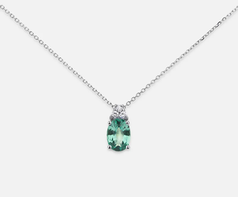 Mikiko cl 18k smeraldo ovale 7x5 ct.0,60 dia ct.0,045 MD5055O4BE