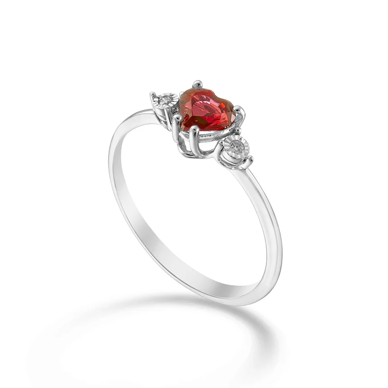 Mikiko an 18k rubino cuore 5x5 e diamantini laterali MA5215O4RBR