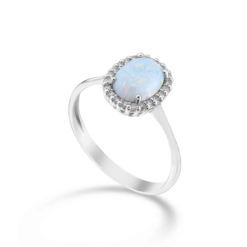 Mikiko an 9k opale cabochon ovale 8x6, con contorno di diamanti MA5208R4OP