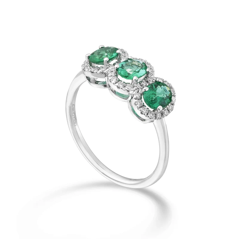 Mikiko an 18k smeraldo trilogy ovale 5x4 ct. 0,90 diam. ct.0,21 MA5194O4BE54