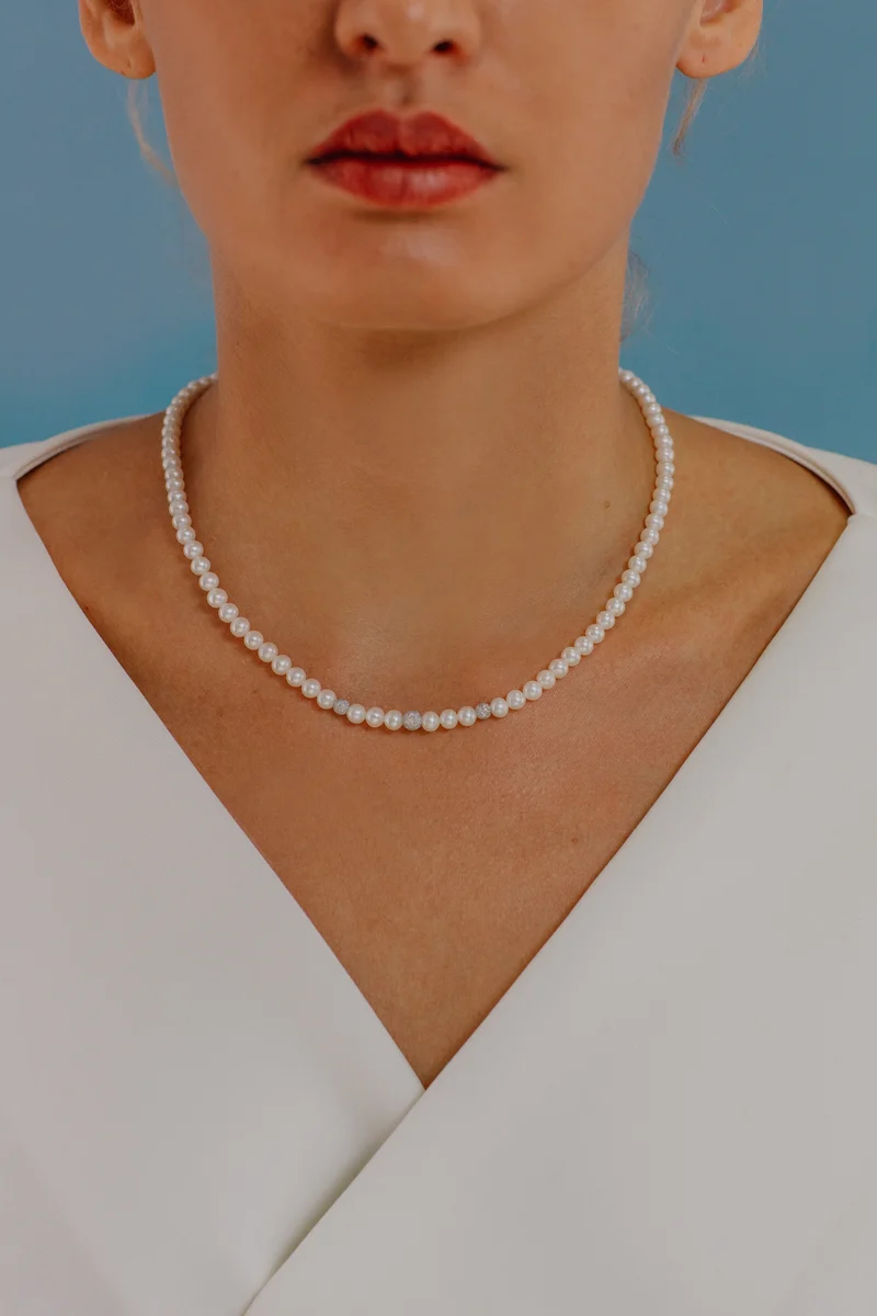 Comete Girocollo Filo Perle Acquadolce in Oro e sfere Diamantate FWQ195B