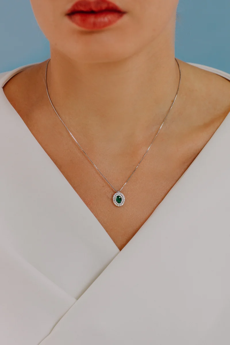 Comete Girocollo in Oro Diamanti e Smeraldo ovale GLB1472S3