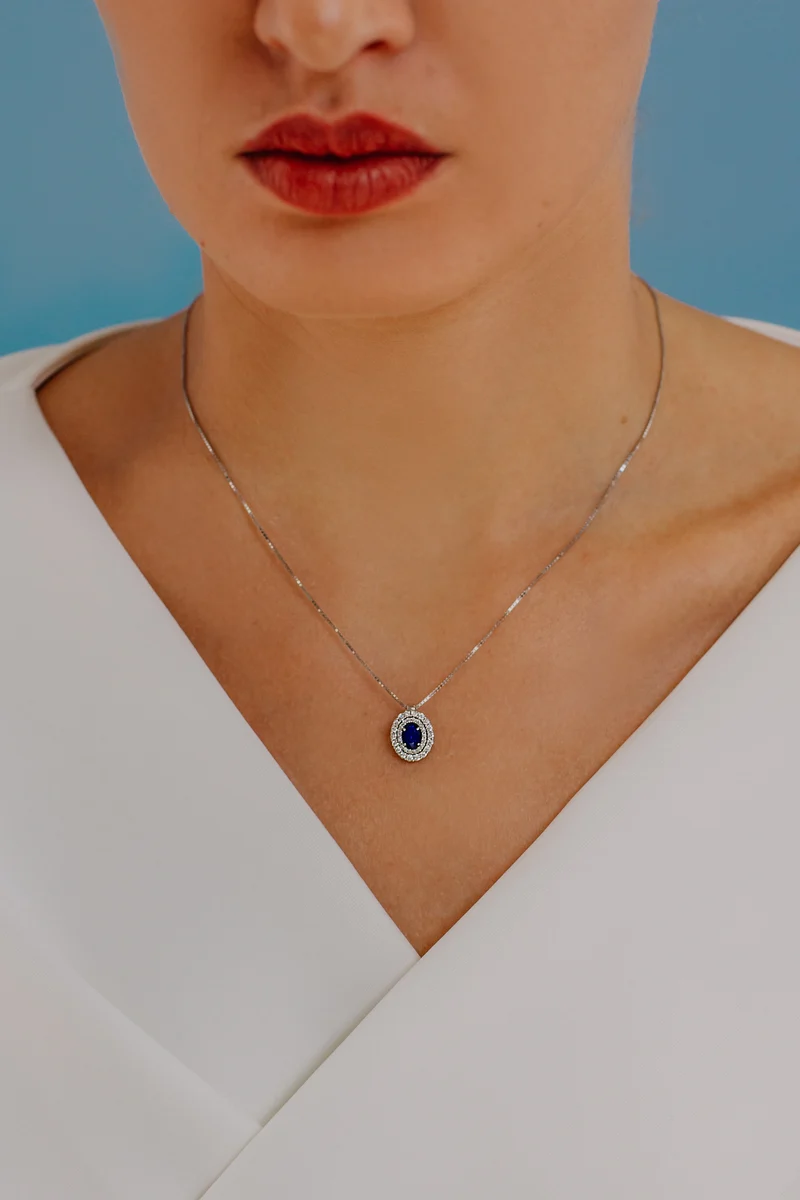 Comete Girocollo in Oro Diamanti e Zaffiro blu ovale GLB1474