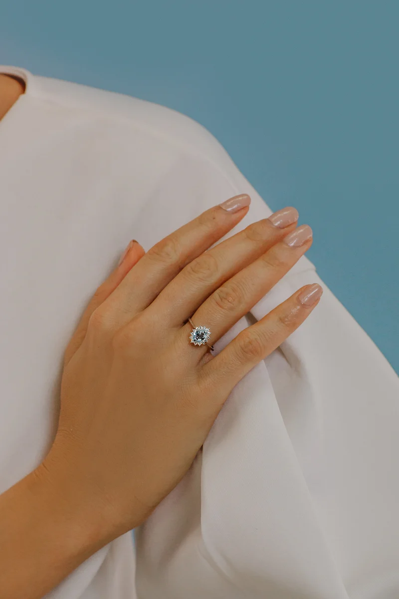 Comete Anello in Oro Diamanti e Acquamarina Ovale ANQ315