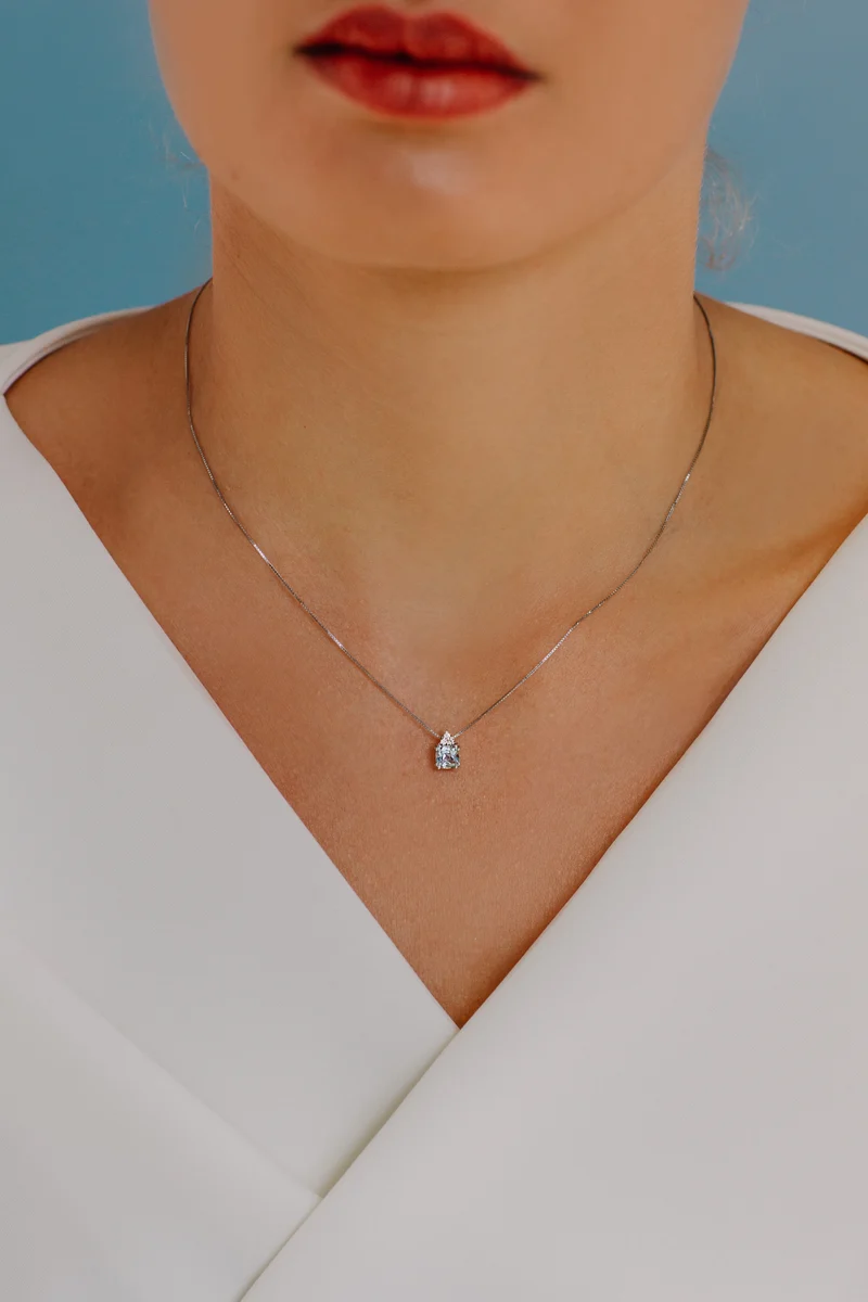 Comete Collana in Oro Diamanti e Acquamarina taglio antico GLQ281