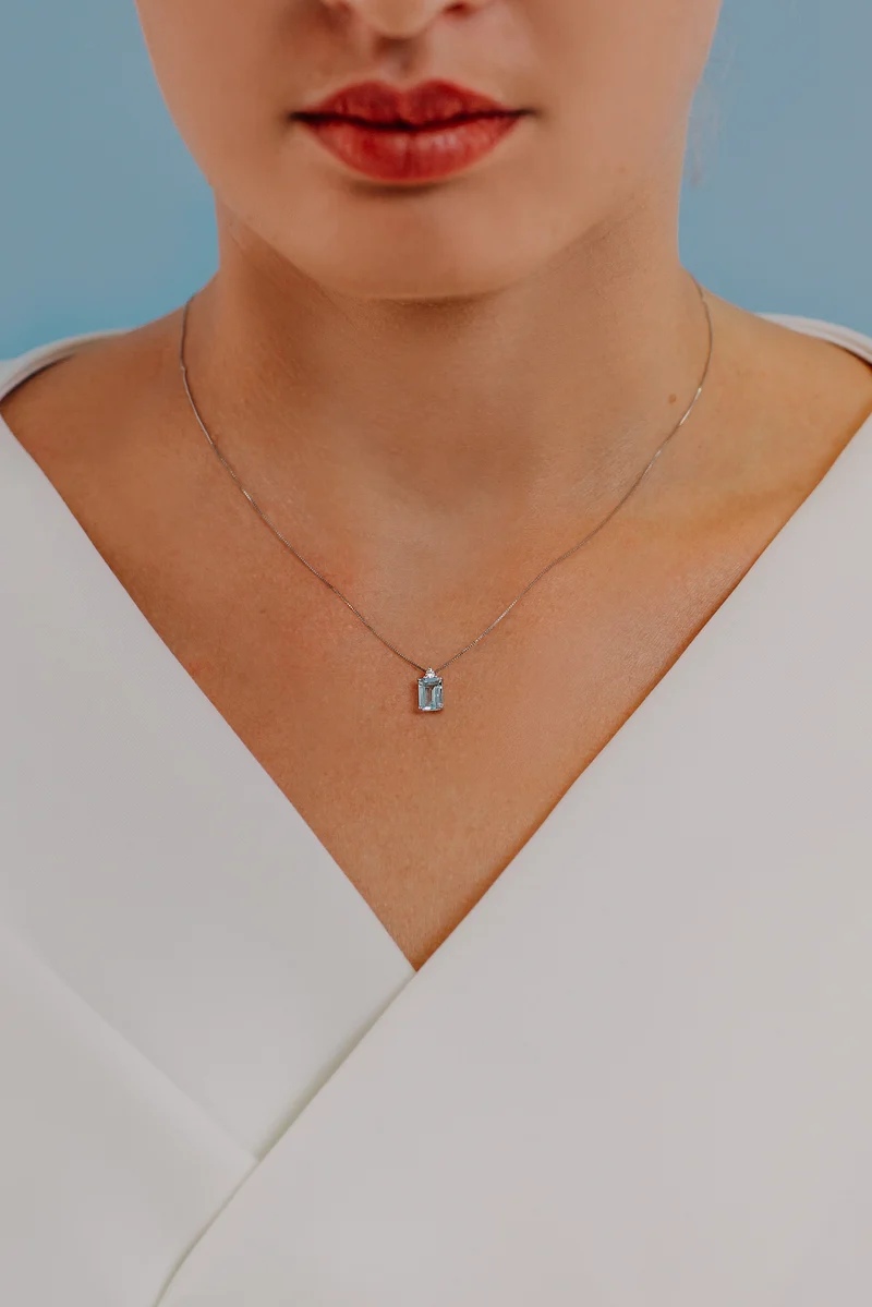 Comete Collana in Oro Diamanti e Acquamarina Ottagonale GLQ278