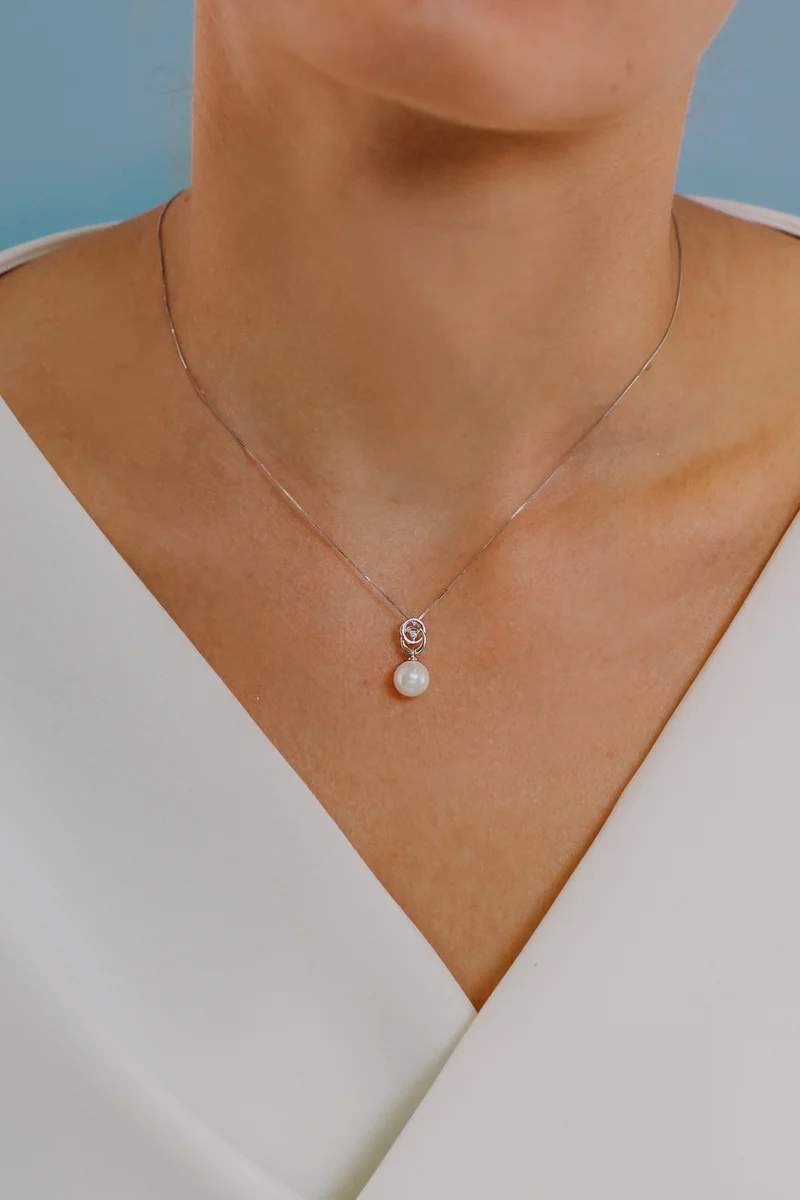 Comete Girocollo Perla in Oro e Diamante GLP579