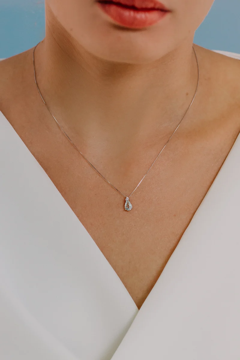 Comete Collana in Oro Diamanti e Acquamarina Goccia GLQ279