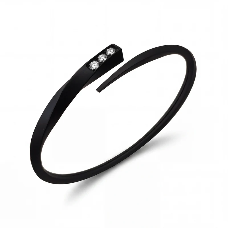 Golay bracciale schiava in titanio nero con sezione quadra in torsione e lab g.d. sull'estremita' piu' grande GBR060DINE_M