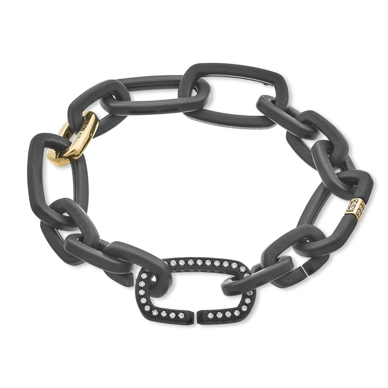 Golay bracciale catena in titanio nero, con un cubetto incassato con diamanti e un anello liscio in oro rosa 18k lucido, con un anello grande in titanio incassato con diamanti, sulla chiusura, 19cm GBR054O3DINE-190