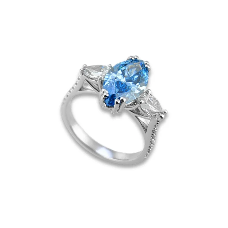 X-Diamond an 18kt lab g.d. ct.tot. 2,81- centr. ct. 2,00 marquise lab - gocce lat nat ct. 0,68 f vvs- gambo lab ct. 0,13 LXDAPU034O4MQDI281