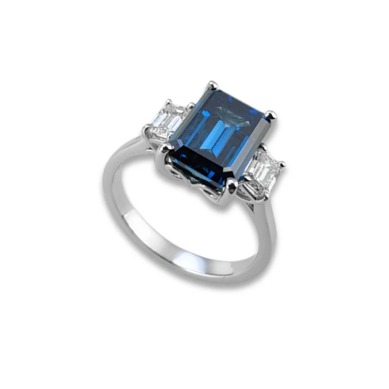 X-Diamond an 18kt lab g.d. ct.tot 4,64-centr. 4,02 ott blu lab. laterali naturali f vvs. LXDAPU030O4OTDI464