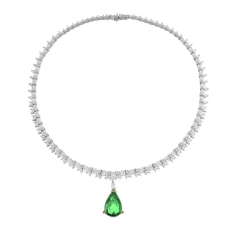 World Diamond Group collana con goccia smeraldo 13,30ct diamanti forme GPU412DSM-26085110156