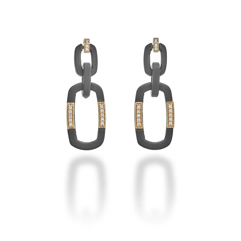 Golay orecchini catena in titanio nero, con elementi in oro rosa 18k incassati con diamanti GOR025O3DINE