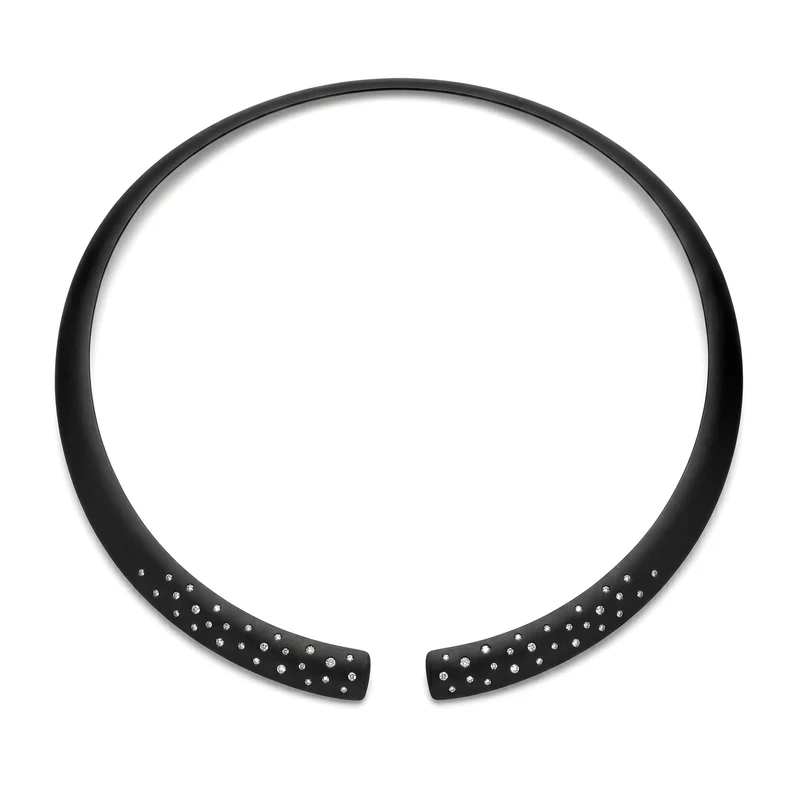 Golay collana in titanio nero e diamanti sull'apertura, effetto stellato GD019DINE