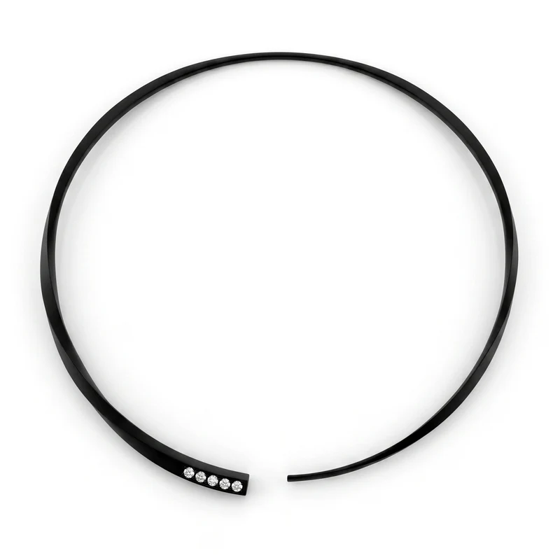 Golay collana in titanio nero con cinque diamanti sull'apertura GD018DINE