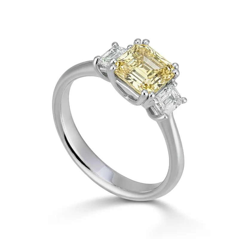Golay trilogy diamanti emerald cen fancy ct 1,05 ATRSEM002DFY1-22307110051